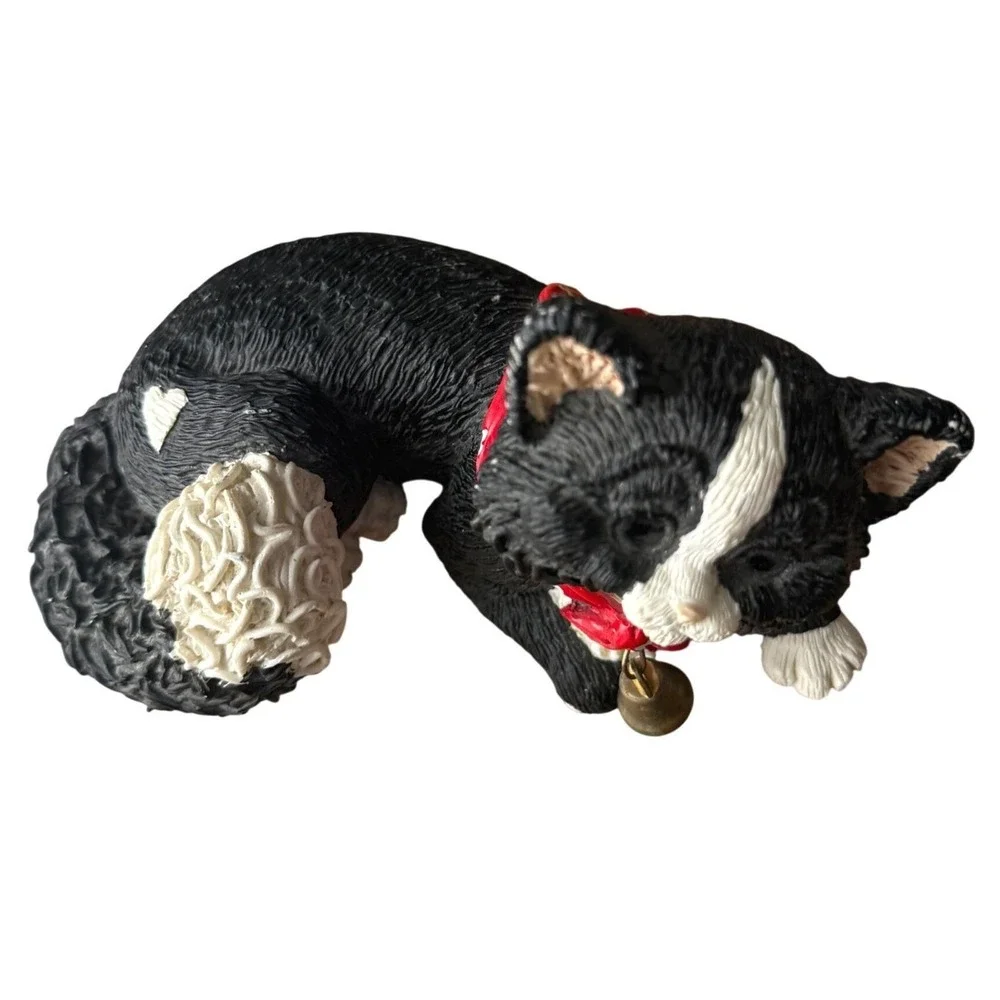 Vintage 1995 Kathy Wise Enesco Tuxedo Cat Figurine Red Heart Bandana Brass‎ Bell